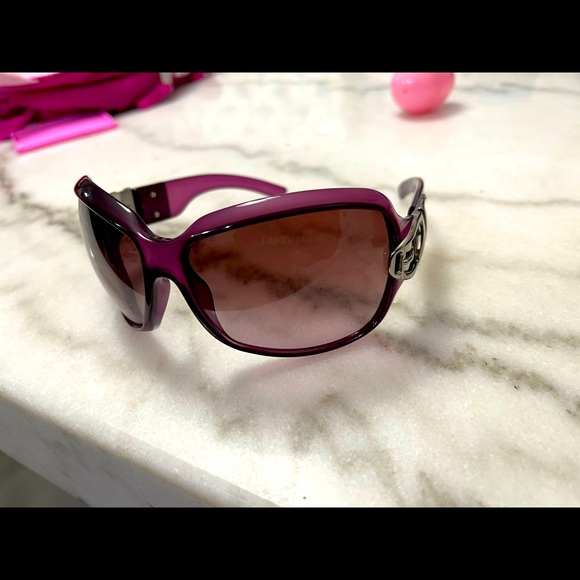 Gucci Sunglasses - Picture 2 of 8